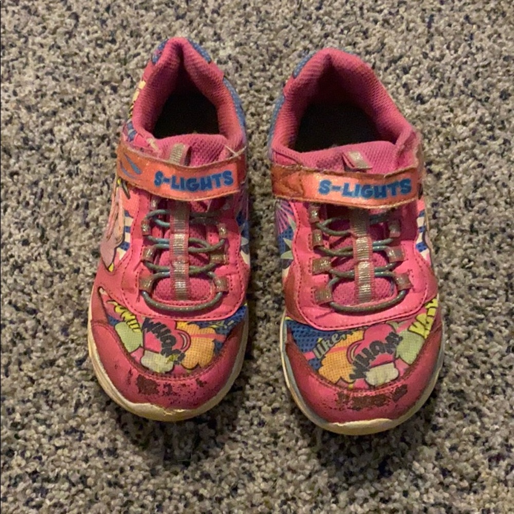 Pink light up sketchers/comic